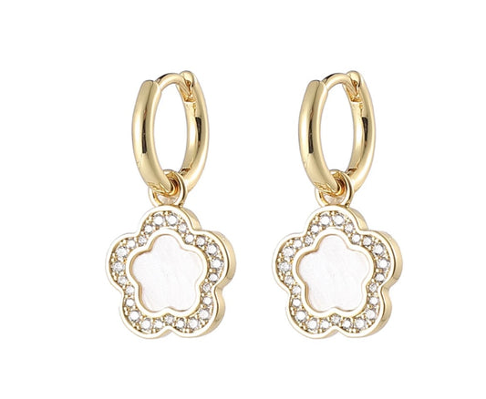 Clover Huggy Earings