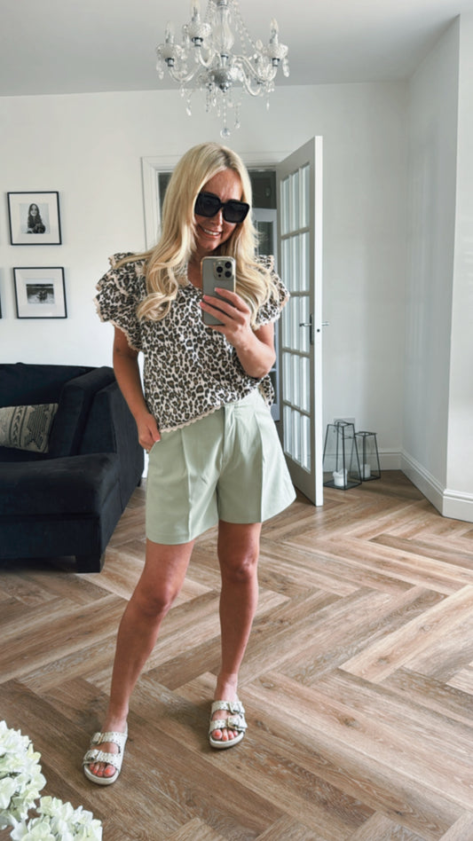 City Shorts | Tea